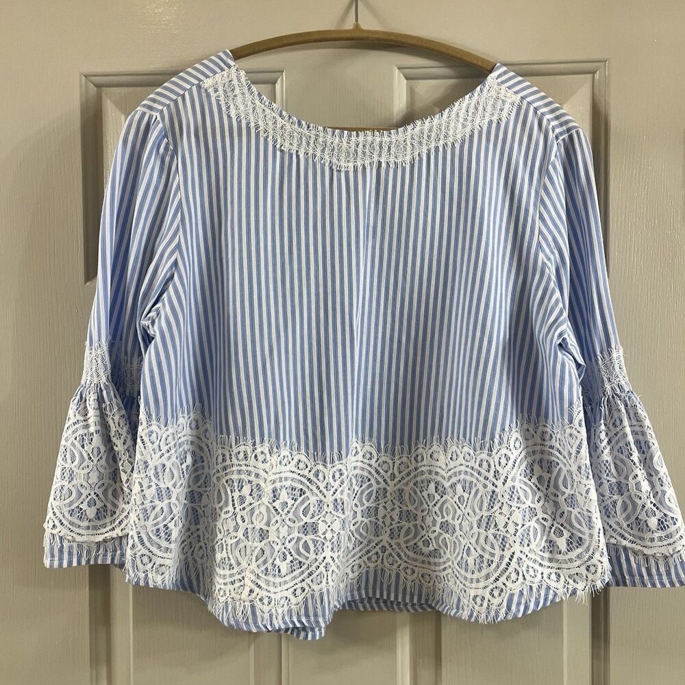 Neiman Marcus Wom Size M Blue Striped Lace Trim Bell Sleeve Blouse Feminine Boho